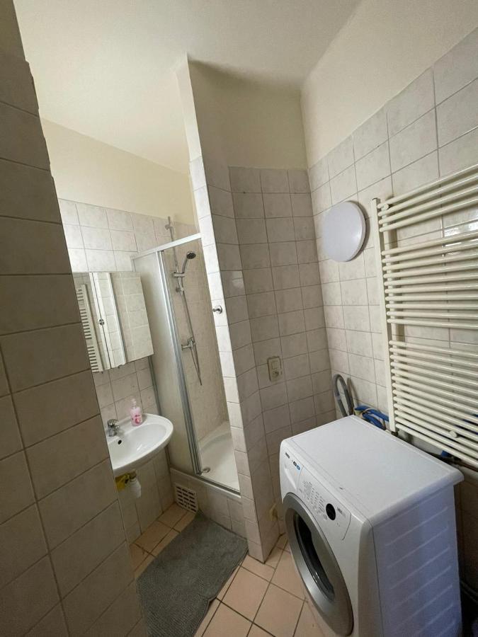Rent Daily Apartment Антверпен Екстериор снимка